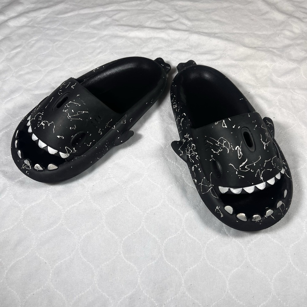 Sharks Slides - Size: 38-39 (US 8) Black Sandals Shower Shoes 245(2.0) Unisex